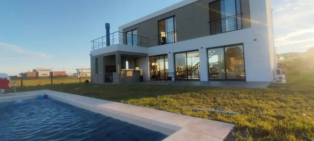 CASA A ESTRENAR EN VENTA BARRIO LA ALAMEDA CANNING 1