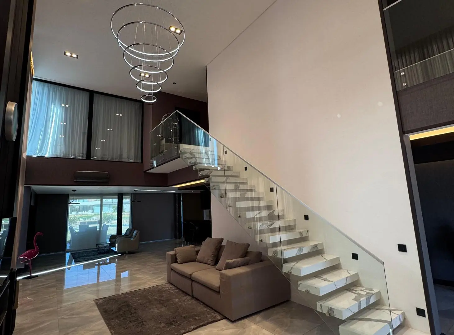 Moderna Casa de Diseño Contemporáneo con Detalles Premium en Terralagos Canning 2