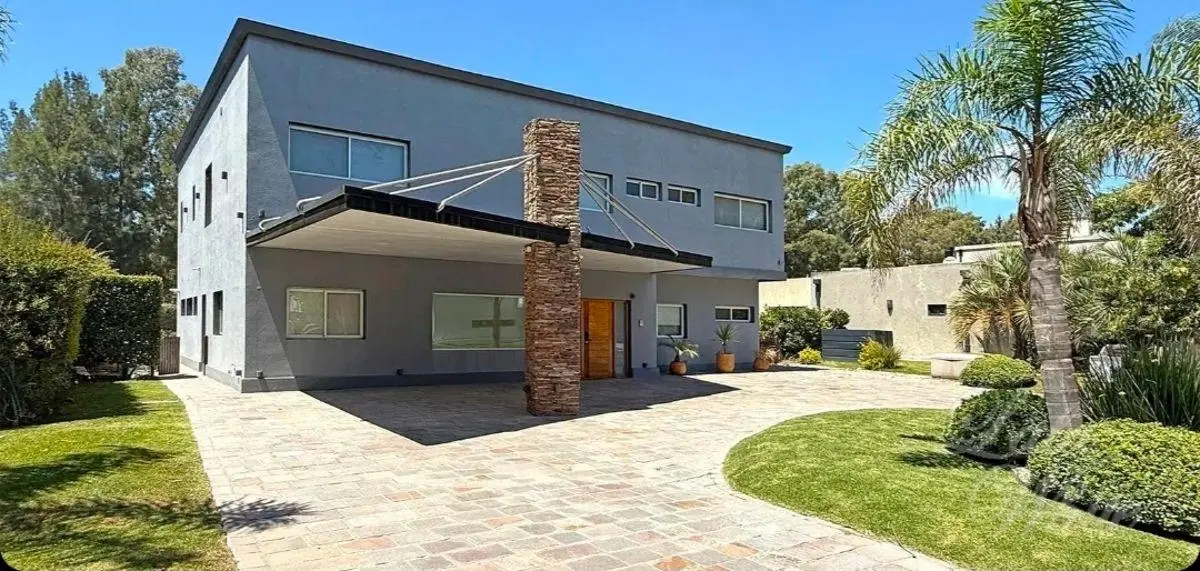 Casa en alquiler en Barrio Privado Terralagos Canning 2