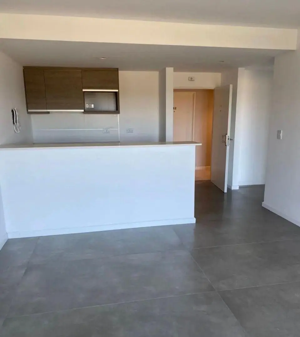 Departamento en alquiler en Canning Center 5