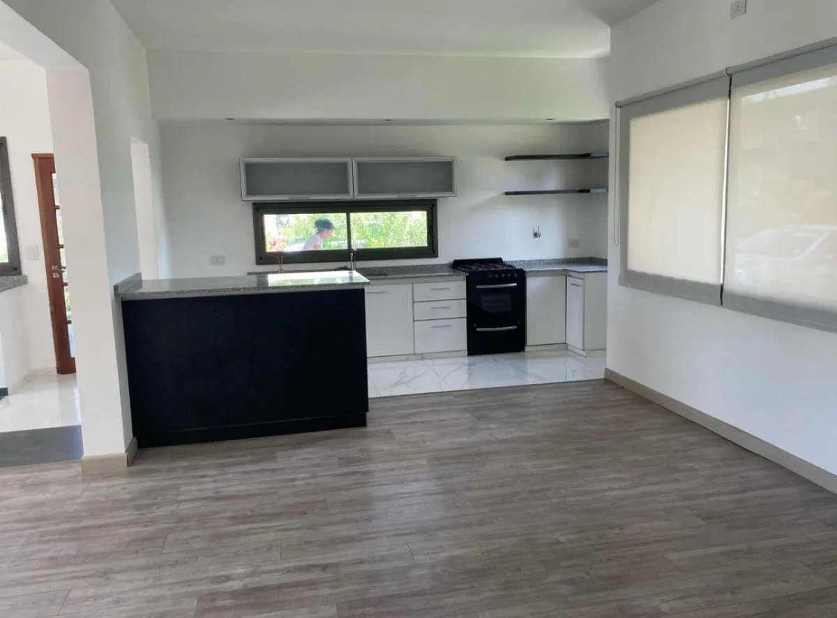 Casa en venta c/ cochera en El Rebenque Canning 1