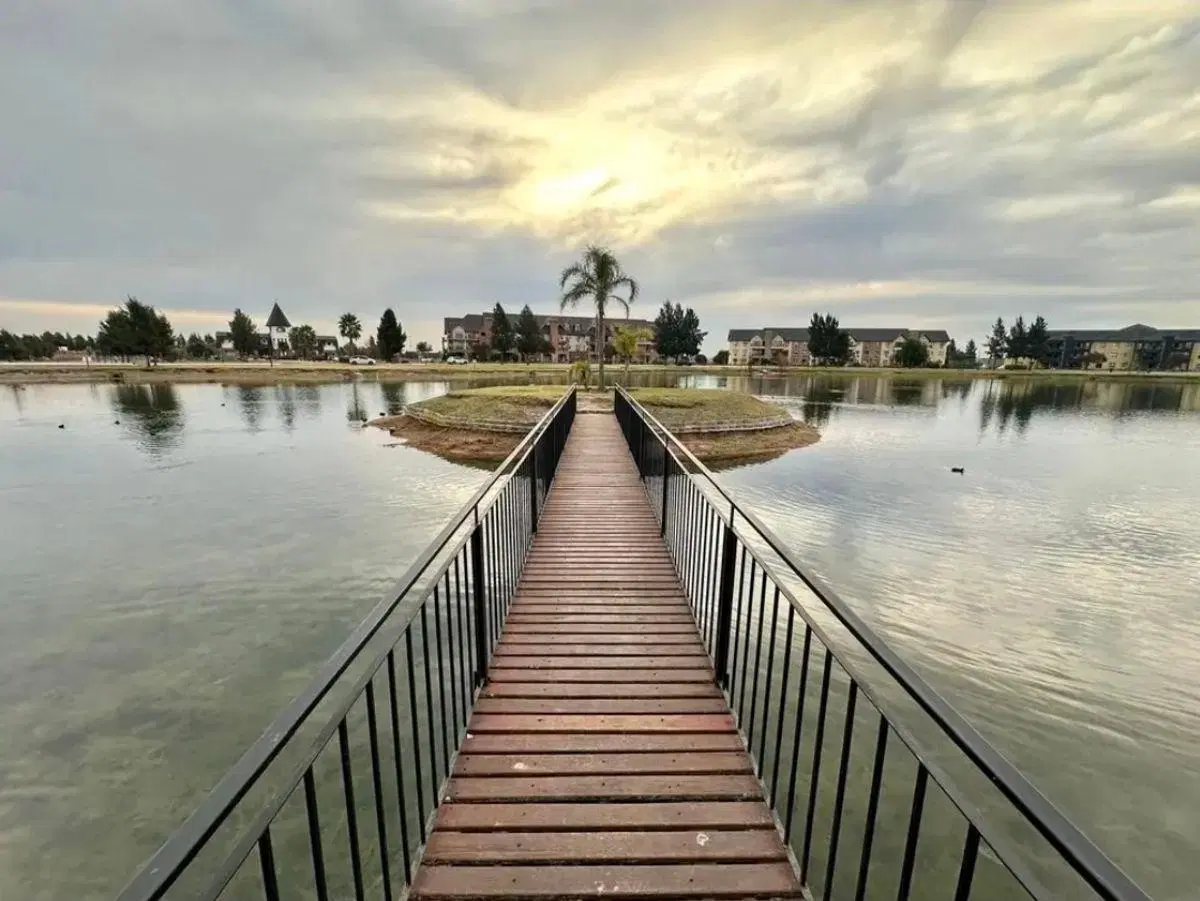Lote en venta a la laguna de 800m2 ubicado en Principado 4