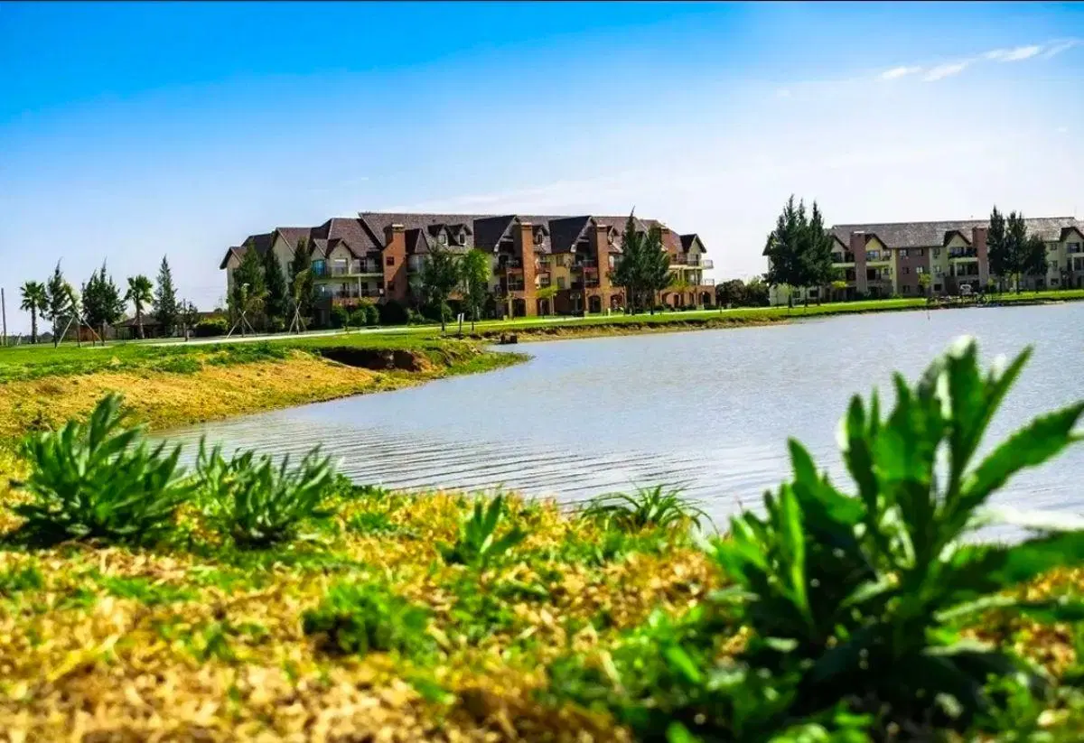 Lote en venta a la laguna de 800m2 ubicado en Principado 5
