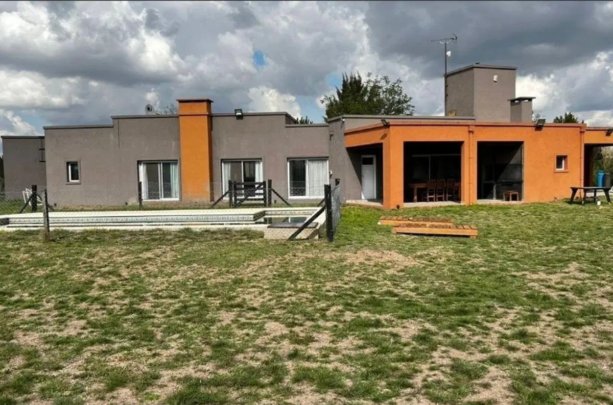 Casa 4 ambientes en alquiler en Fincas Sporting Club – San Vicente 3