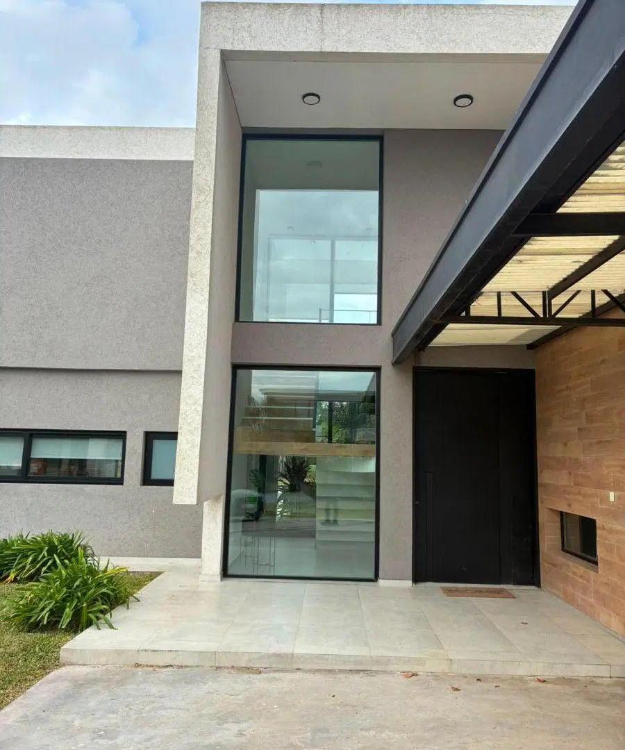 EXCELENTE CASA EN ALQUILER UBICADA EN TERRALAGOS, CANNING. 1