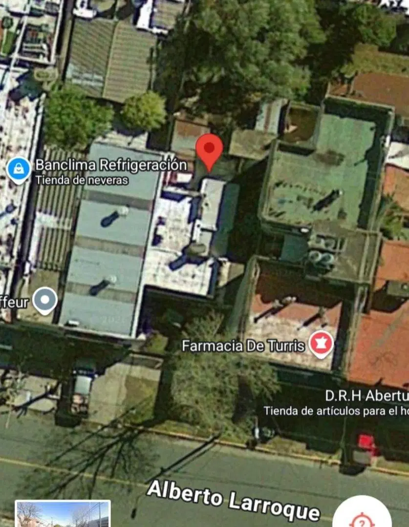 Venta Casa A Reciclar O Ideal Desarrollo-constructor sobre Larroque Banfield 2