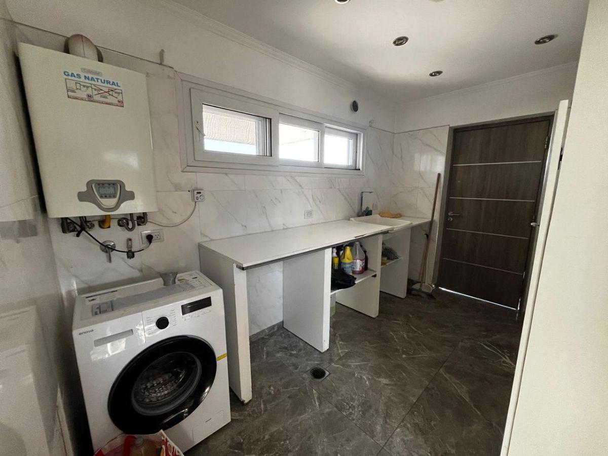 Foto de Casa de categoría en alquiler en Lagos de Canning, imagen 1
