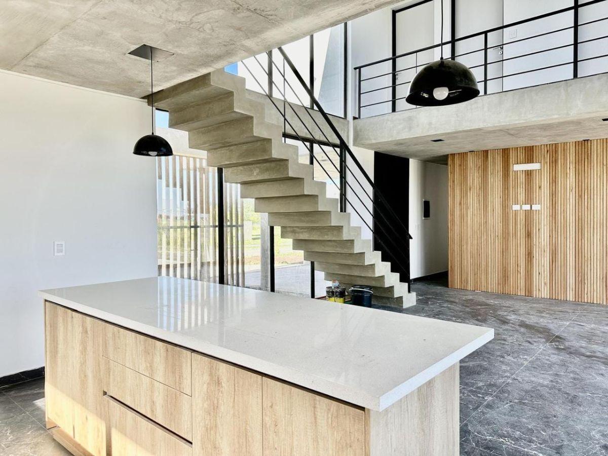Foto de Casa a estrenar en venta Barrio Cruz Del Sur Canning, imagen 1