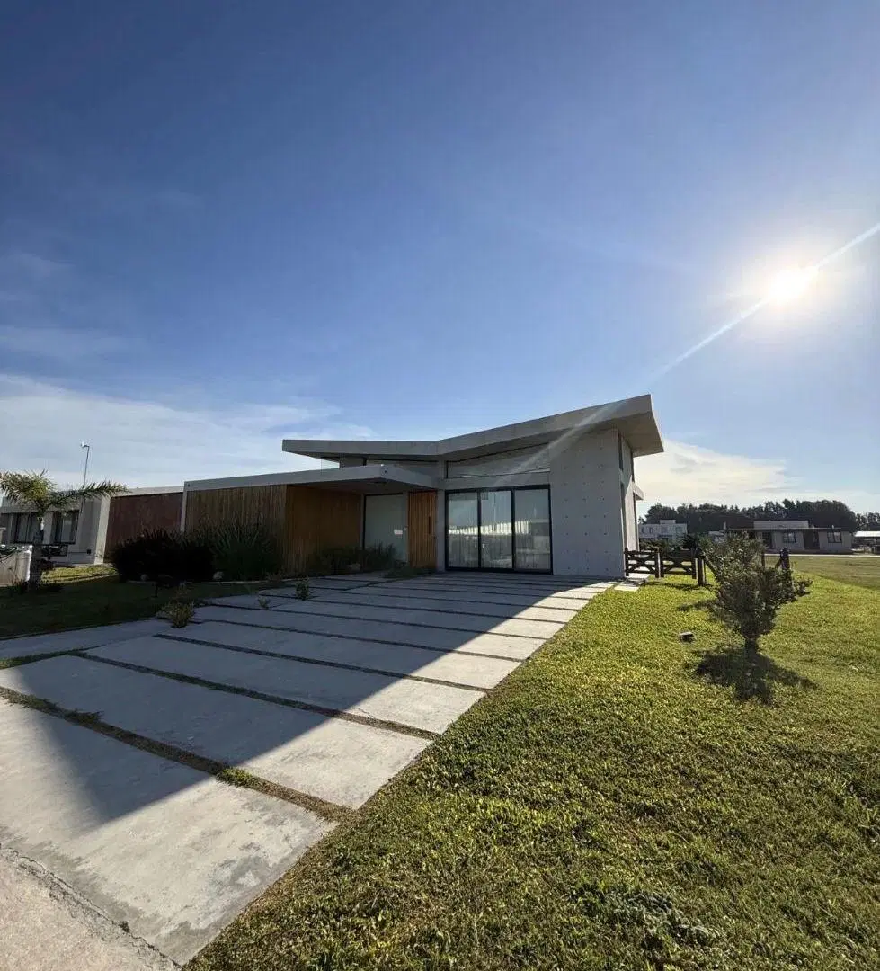Casa en venta en Lares de Canning 4