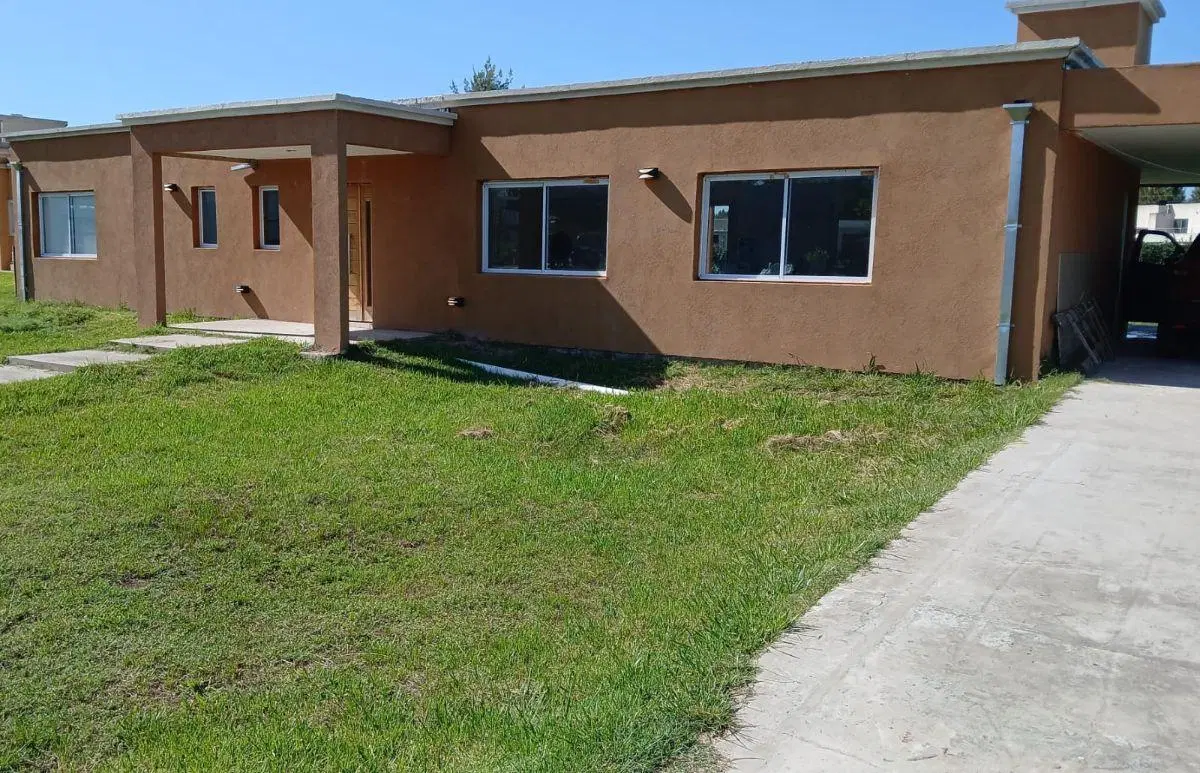 Casa en venta en Lares de Canning 2