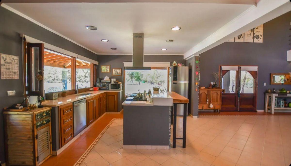 Foto de Casa quinta en venta de 594m2 , sobre lote de 8750 m2 . Ubicada en La, imagen 1