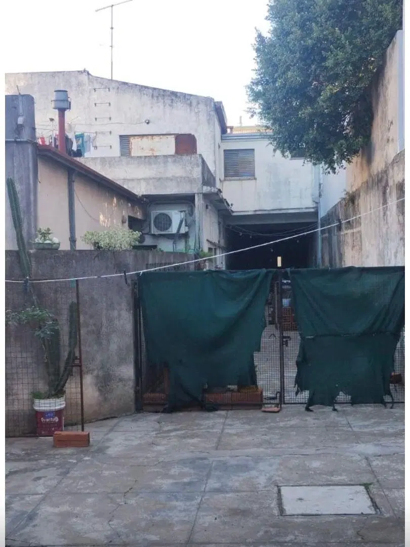 Casa antigua en venta , ideal desarrollo inmobiliario en Temperley Centro 4