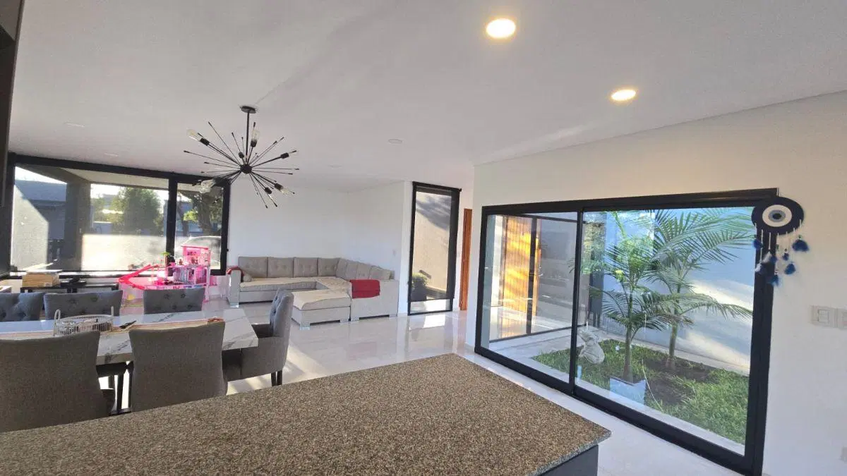 Casa en venta c/ cochera en Santa Rita 4