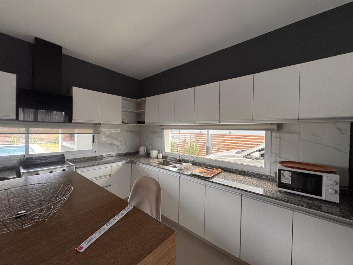 Foto de Exclusiva Residencia de Categoría en Lagos de Canning, imagen 2