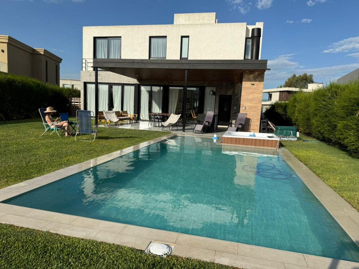 Foto de Alquiler Casa En Terralagos Canning, imagen 1