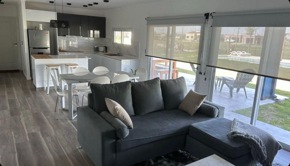 Foto de Casa en venta Fincas de San Vicente, sector Sporting, imagen 3