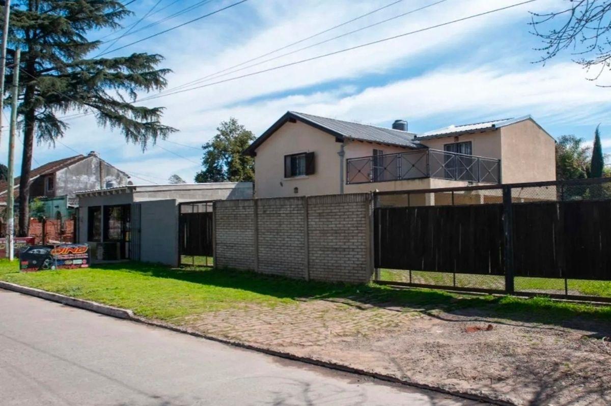 Foto de CASA EN VENTA EN CANNING, EZEIZA, 3 DORMITORIOS, QUINCHO Y PILETA, imagen 2