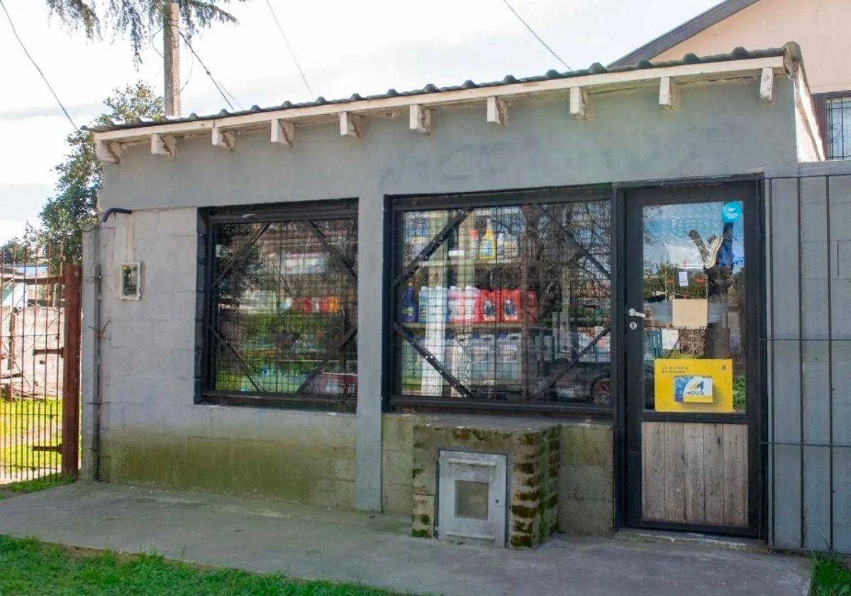 Foto de CASA EN VENTA EN CANNING, EZEIZA, 3 DORMITORIOS, QUINCHO Y PILETA, imagen 3