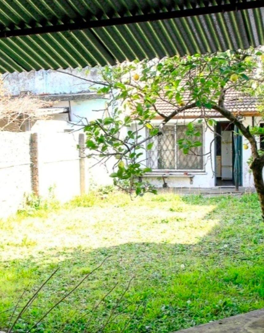 Foto de Casa en venta en Ezeiza con parque, imagen 3