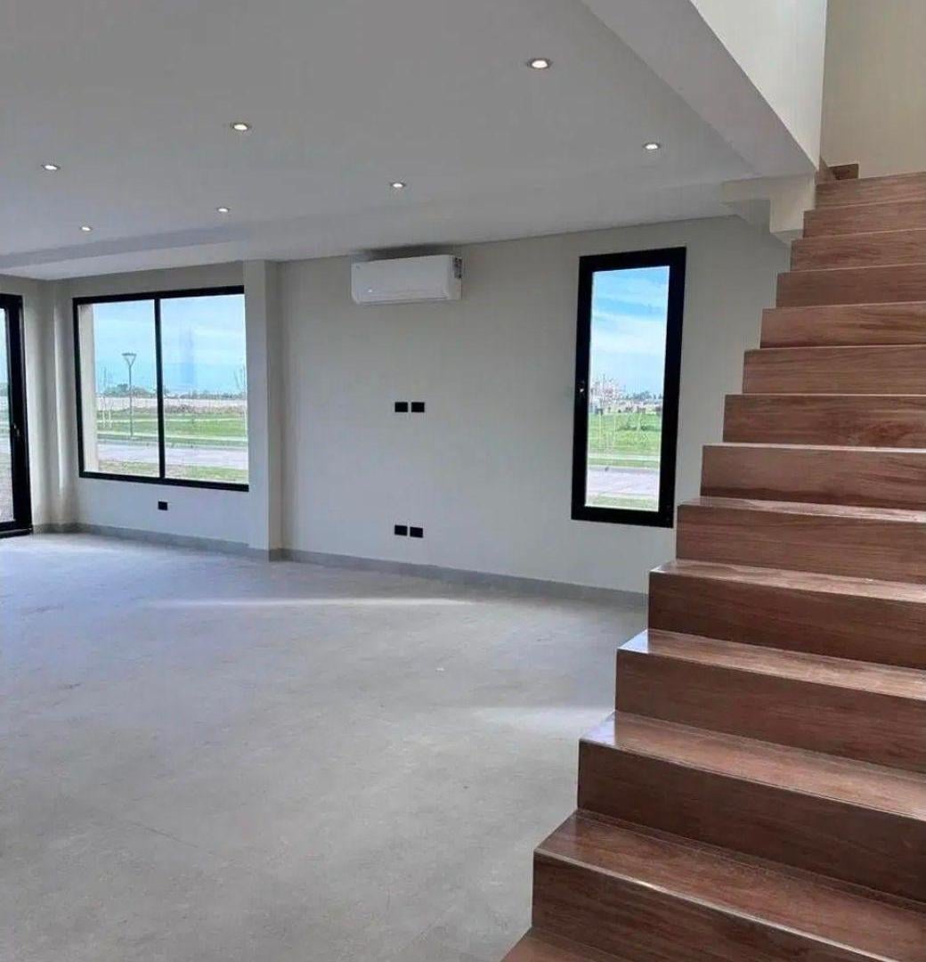 Foto de CASA DE 6 AMBIENTES CON PILETA EN SAINT THOMAS CHICO, imagen 4