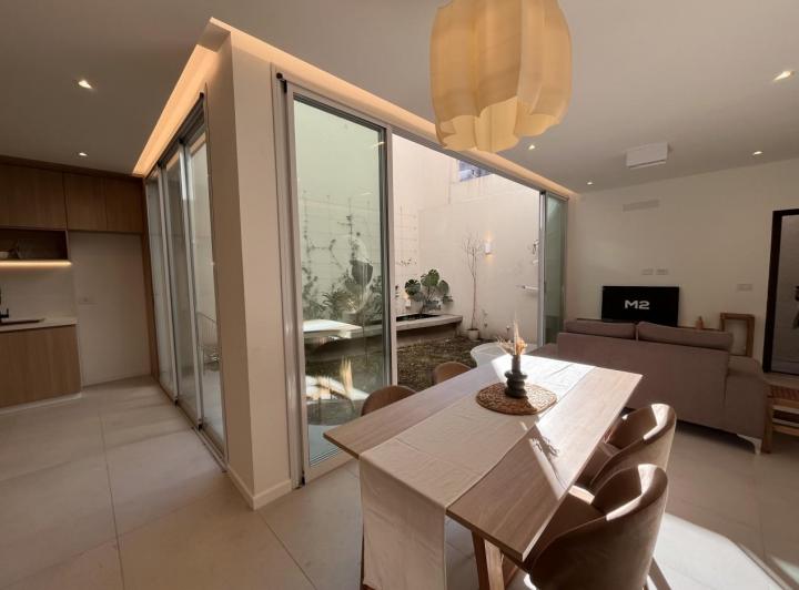 VENTA CASA PASILLO reciclada a NUEVA, 3 DORMITORIOS, PISCINA, QUINCHO, PARRILLERO - BALCARCE 1400 4