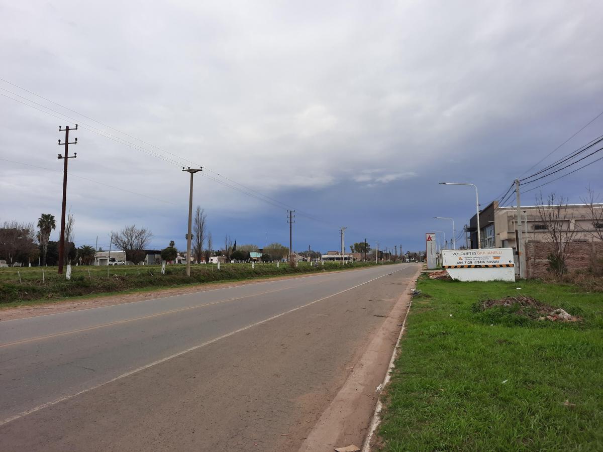 Lote en Esquina Ingreso Barrio Los Lapachos Pérez 4