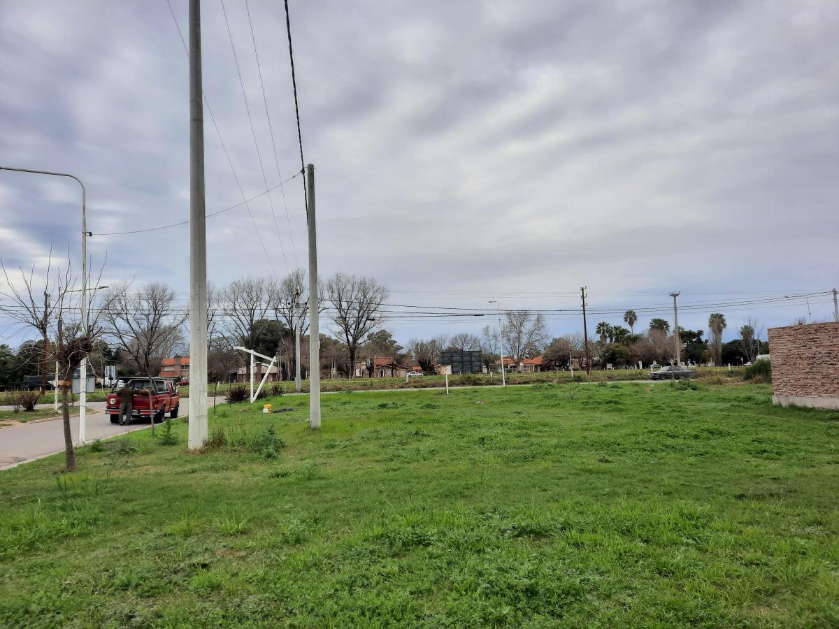 Lote en Esquina Ingreso Barrio Los Lapachos Pérez 2
