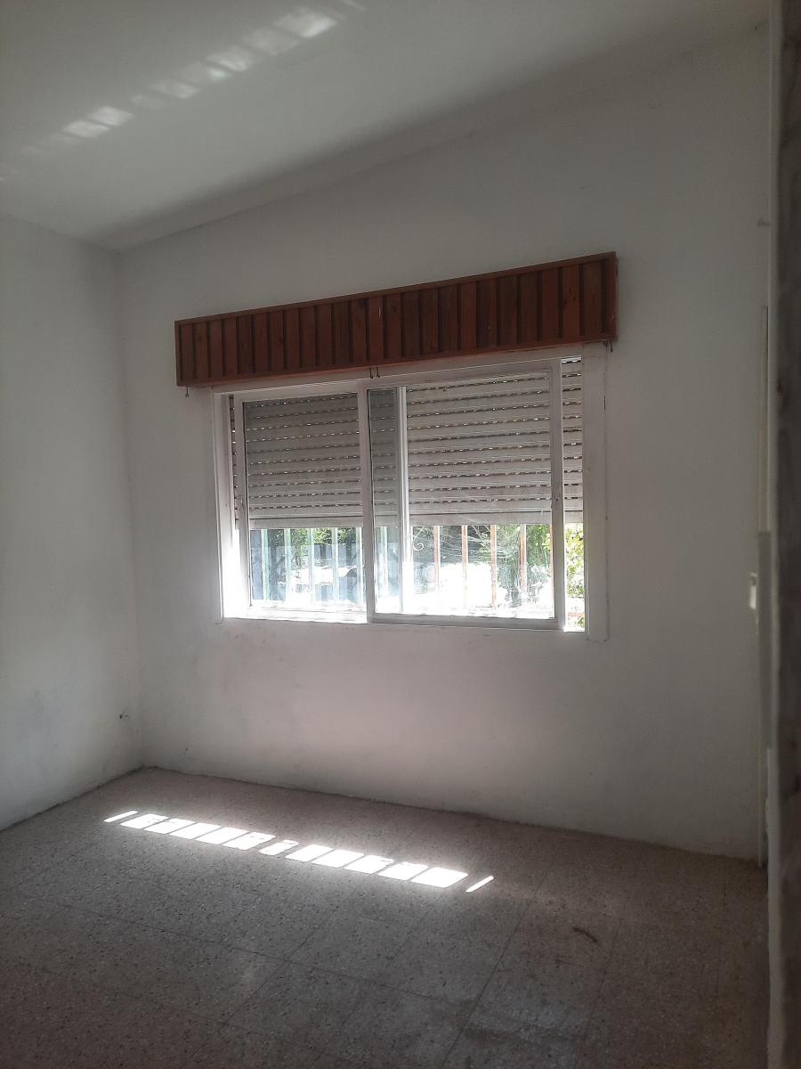 Foto de CASA 2 DORMITORIOS, COCHERAS, QUINCHO, PATIO JARDIN PÉREZ, imagen 4