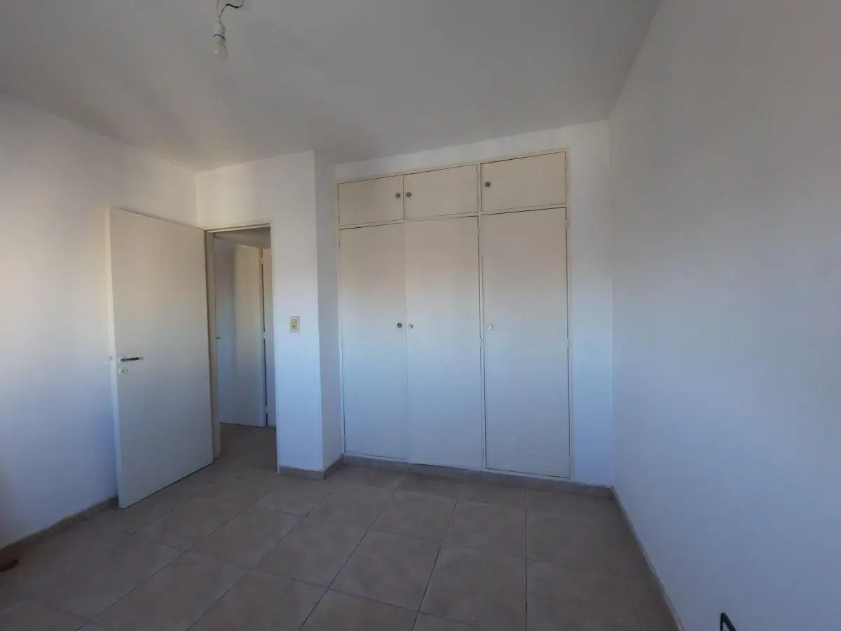 Semipiso 2 Dormitorios con balcón al frente Pellegrini 1200 Rosario Centro 3