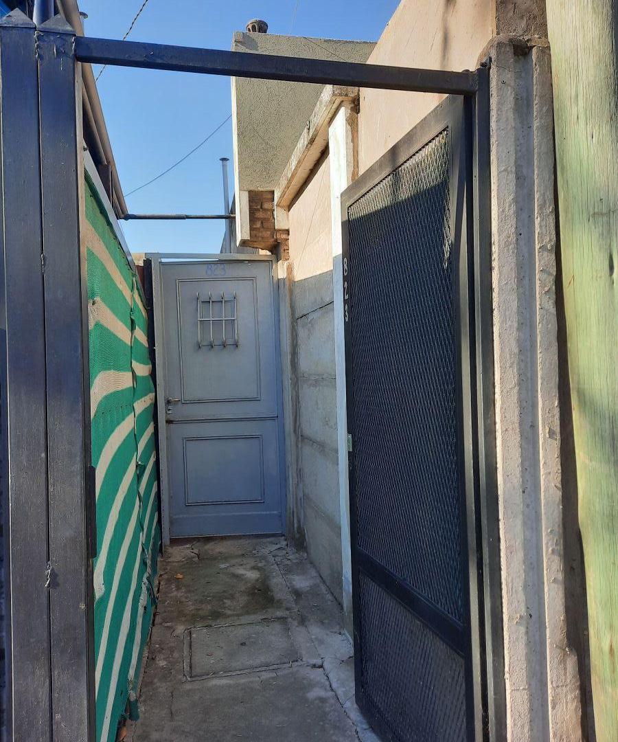 Foto de Casa de pasillo ùnica 1 dormitorio patio España 800 Pèrez, imagen 2