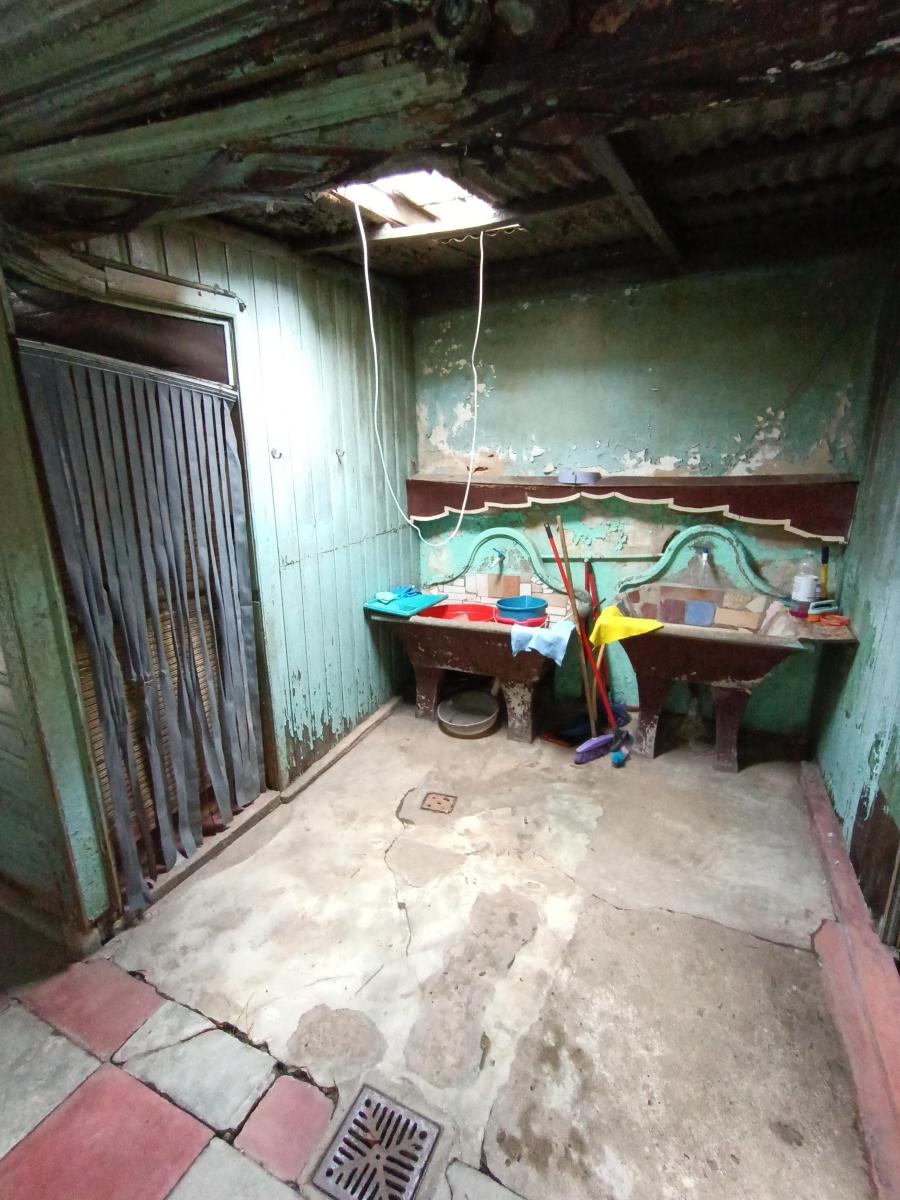 Foto de Lote a 3 Cuadras de Hipólito Irigoyen, imagen 2