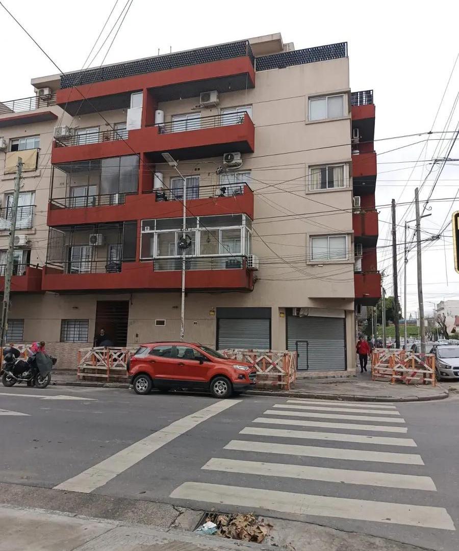 Monoambiente A Metros De Hipólito Irigoyen