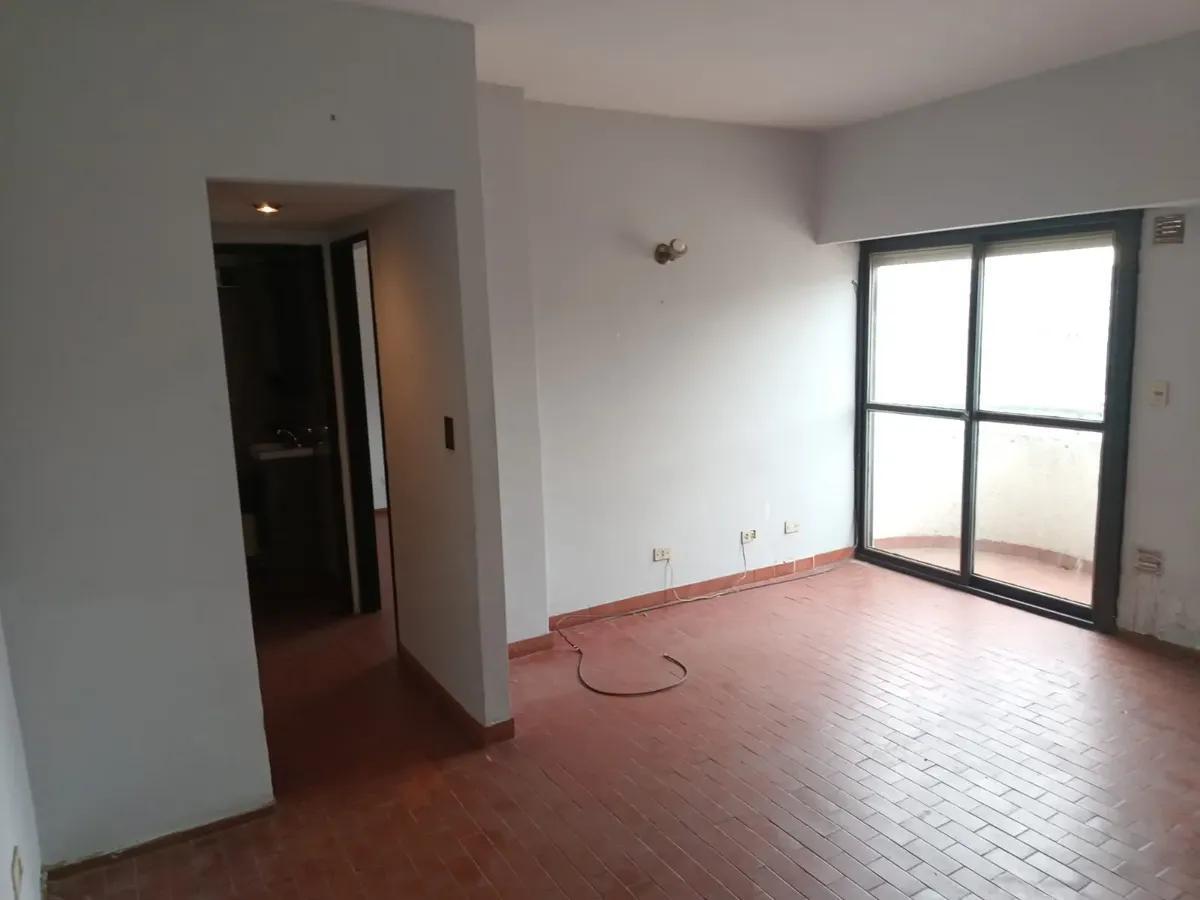 Departamento 2 Ambientes A 150 Metros De Av. Hipólito Irigoyen