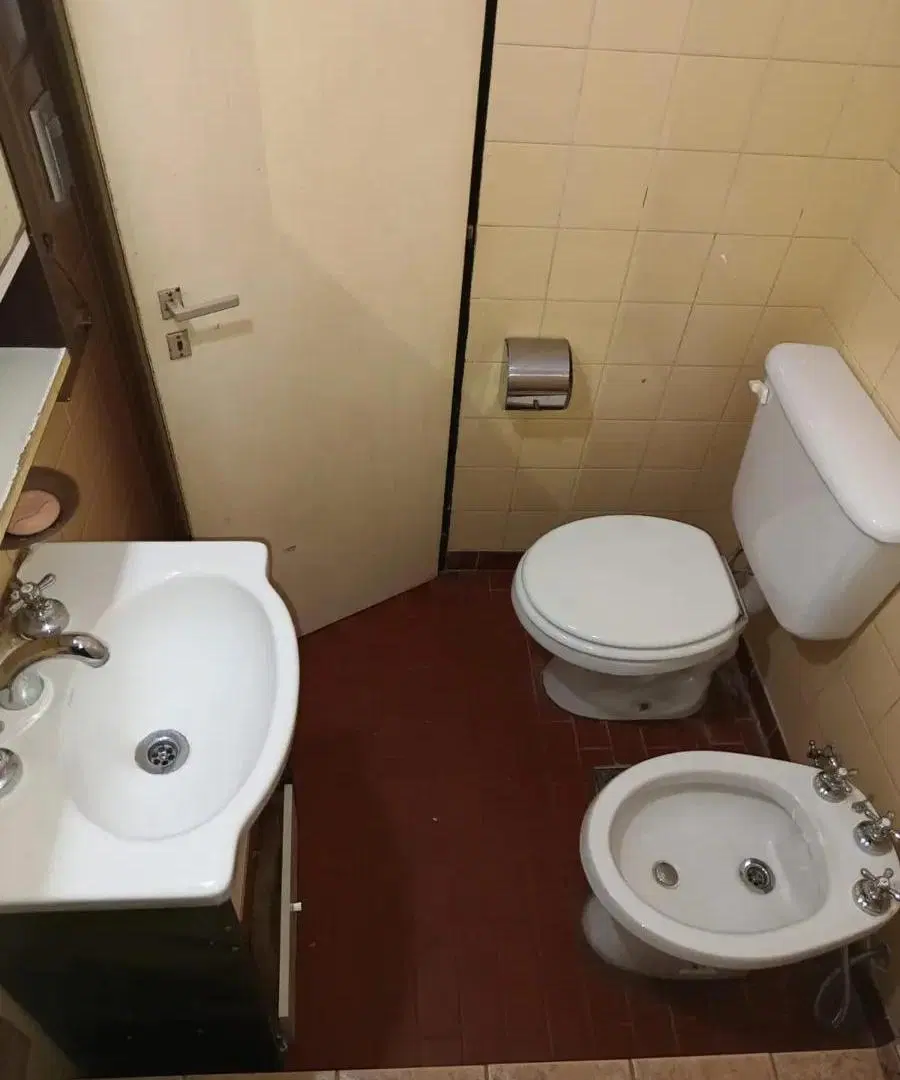 Departamento 2 Ambientes A 150 Metros De Av. Hipólito Irigoyen 5