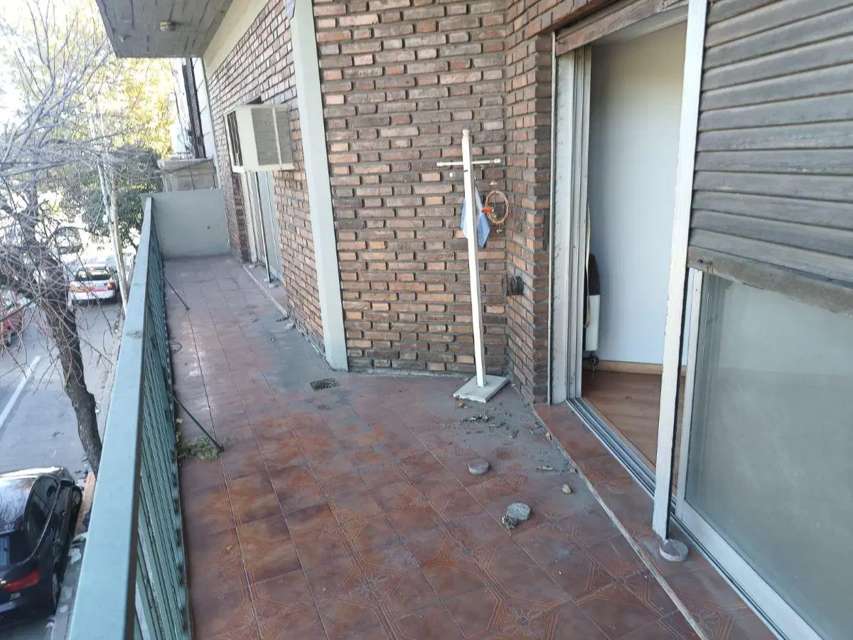 Departamento De 4 Ambientes Con Balcón Corrido Y Cochera Ó Local En Piñeyro 2