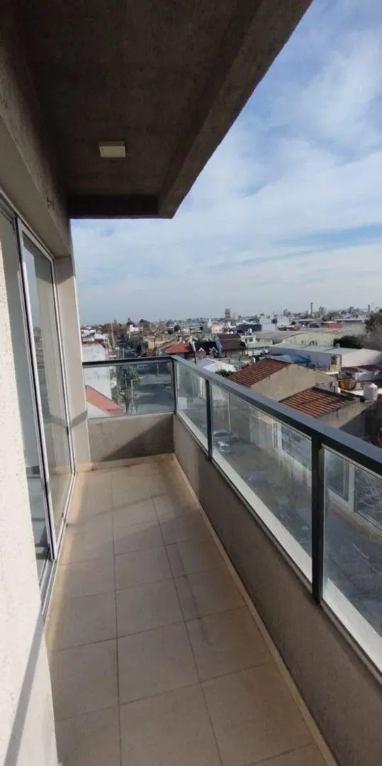 Monoambiente con balcon. Excelente ubicación 5