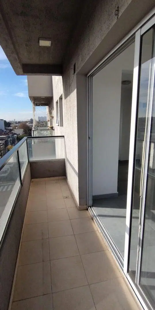 Monoambiente con balcon. Excelente ubicación 3