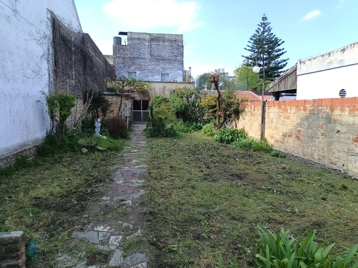 Foto de Casa En Venta En Piñeyro Con Gran Lote, Parque Y Pileta, imagen 4