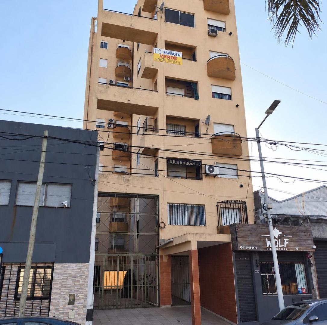 Foto de 2 Ambientes sobre Av. Rivadavia, imagen 1