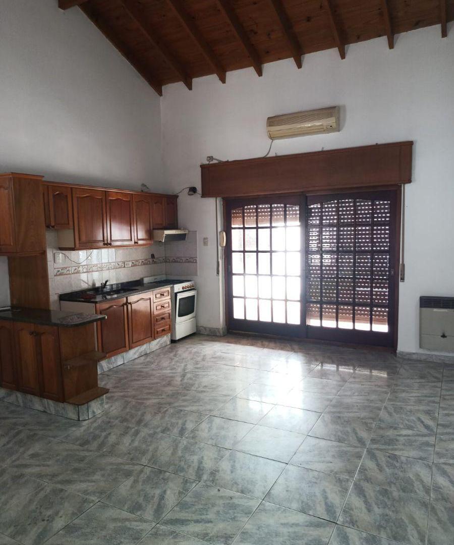 Foto de Excelente Casa con gge y parque, imagen 2