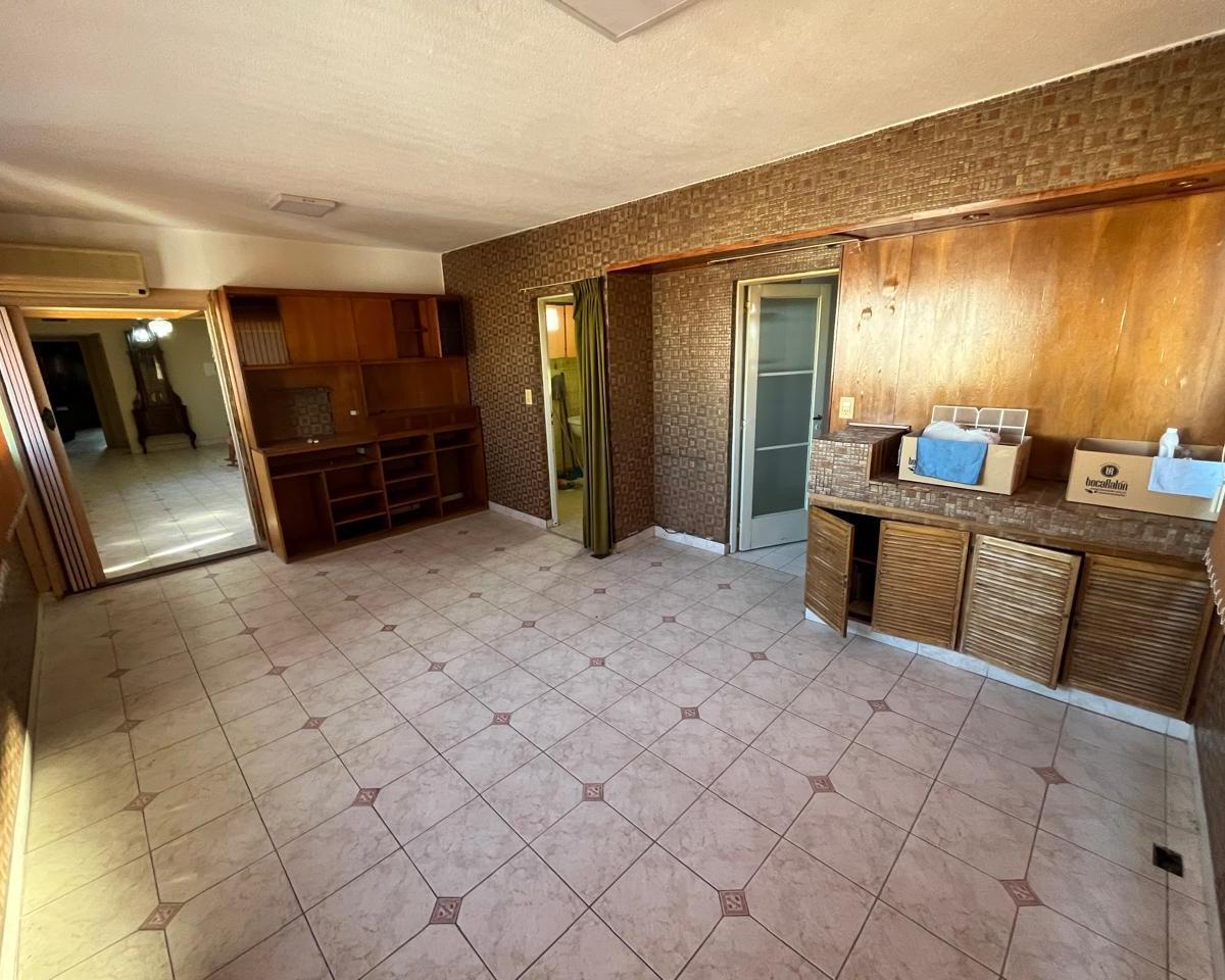 Vendo Departamento de 4 Dorm.. España y Pellegrini. 2