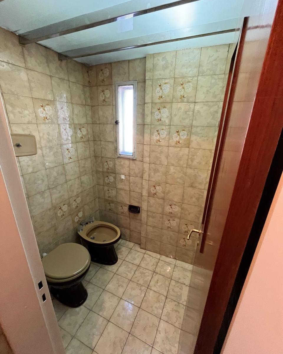 Vendo Departamento de 4 Dorm.. España y Pellegrini. 3
