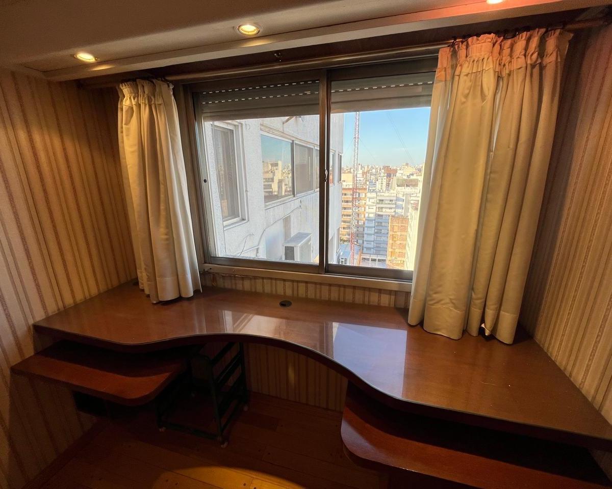 Vendo Departamento de 4 Dorm.. España y Pellegrini. 4