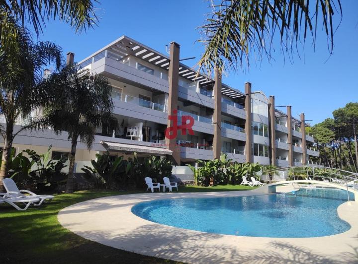 CODIGO 303 – DEPARTAMENTO TEMPORARIO – PINAMAR – PILETA – COCHERA – PARRILLA 1