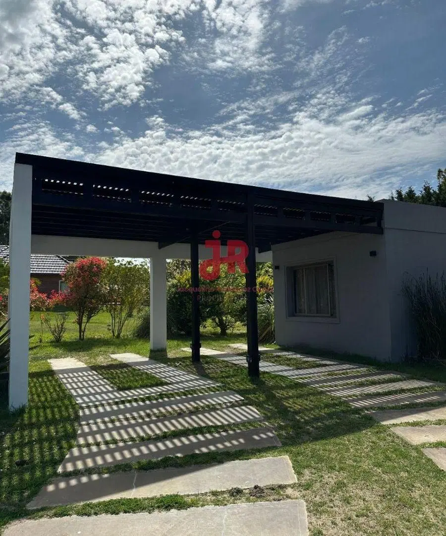 CODIGO 630 – CASA EN VENTA – 3 HAB. – PARRILLA – DEP. DE SERVICIO – PINAMAR 2