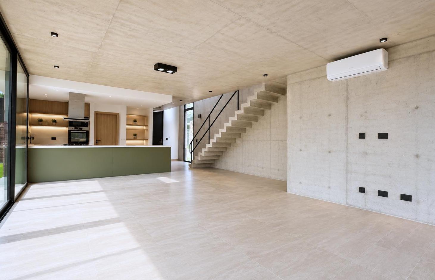 Foto de Casa Minimalista en Venta, Coihues II - Udaondo, imagen 2
