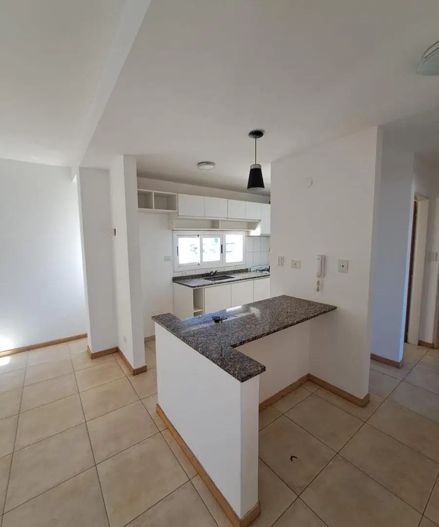 Departamento en VENTA 2 Dorm Cipolletti 4