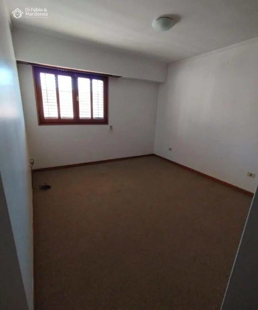 Gran Semi piso en centro Altos ! 4