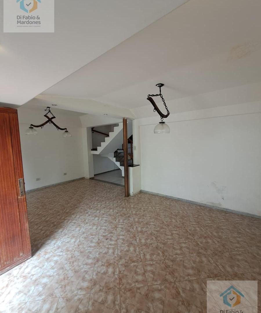 Foto de VENTA Duplex y terreno Barrio Belgrano, imagen 3