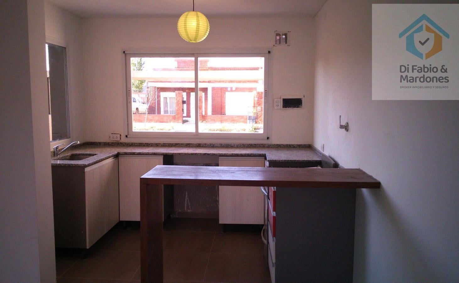 Foto de Alquiler dúplex 3 dormitorios (1 en suite), 3 baños, patio y parrilla, imagen 1